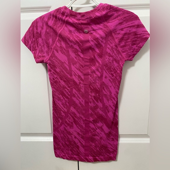 Lululemon swiftly tech size 4 great condition - Picture 3 of 3